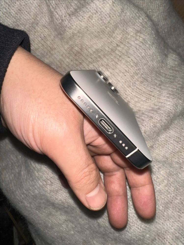 아이폰 15 프로 128Gb 화이트 이미지