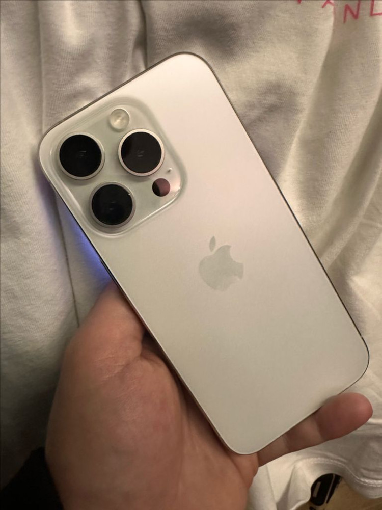 아이폰 15 프로 128Gb 화이트 이미지