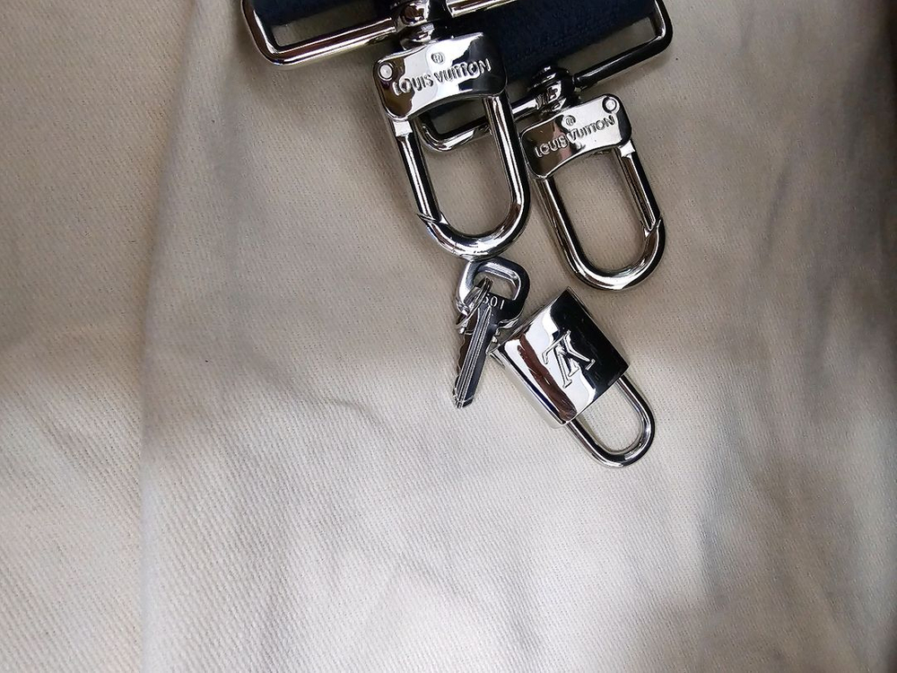 루이비통 퍼렐 한정판 그라데이션 키폴55 다크 블루 (새상품) 이미지