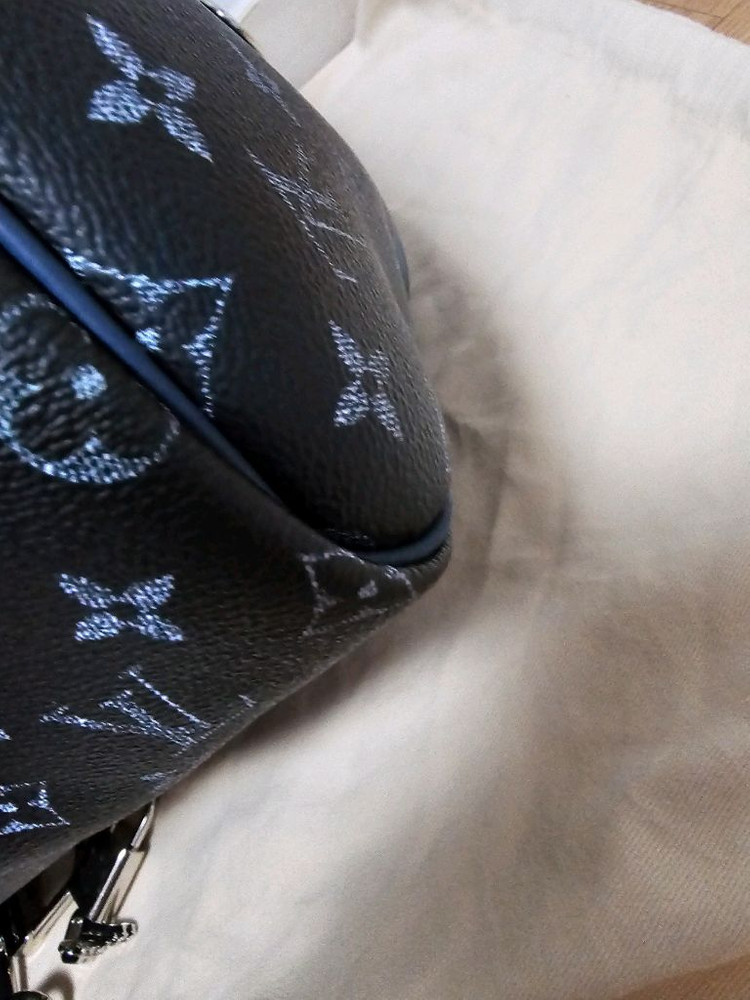 루이비통 퍼렐 한정판 그라데이션 키폴55 다크 블루 (새상품) 이미지