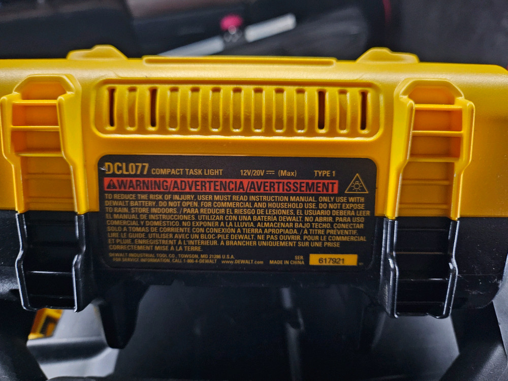 dcl077 디월트 충전 작업등 이미지