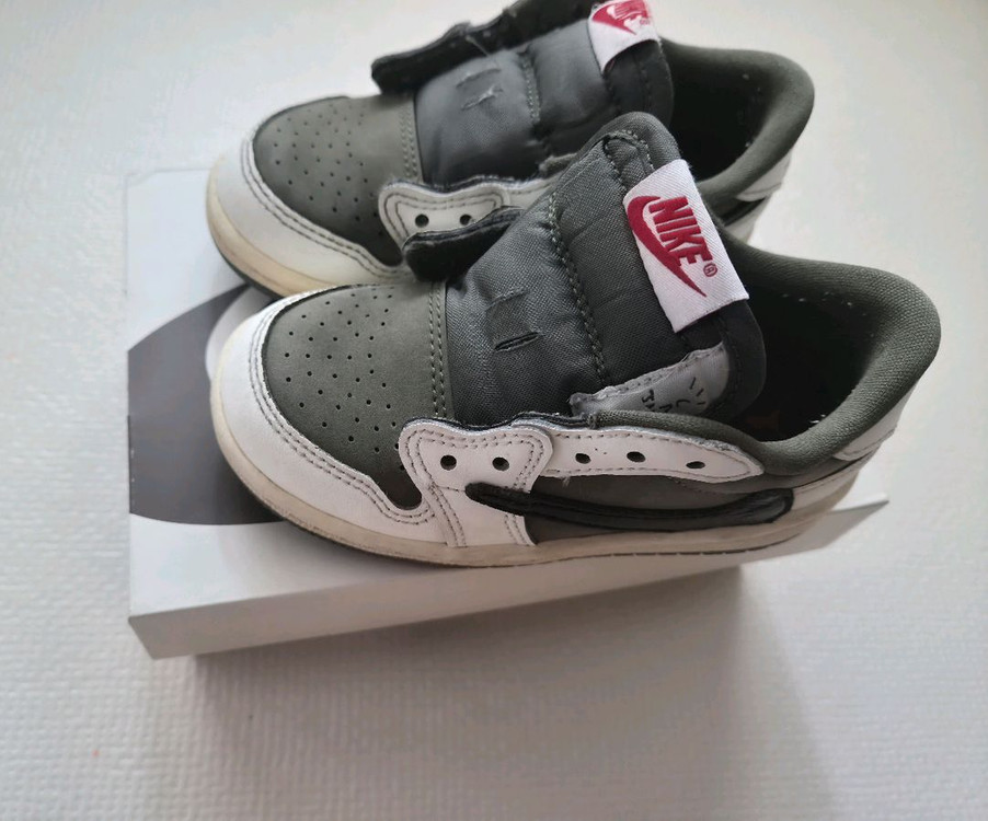 (140)나이키 조던1 트래비스 스캇 올리브 TD 이미지