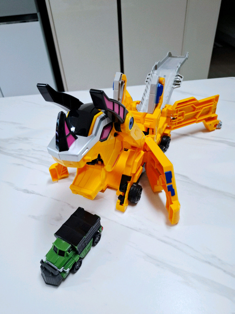 공룡메카드 타이니소어 새상품 및 중고상품 개별판매 이미지