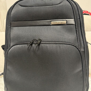 소지섭착용 샘소나이트 비즈니스 백팩 통근가방 노트북 수납가능 이미지