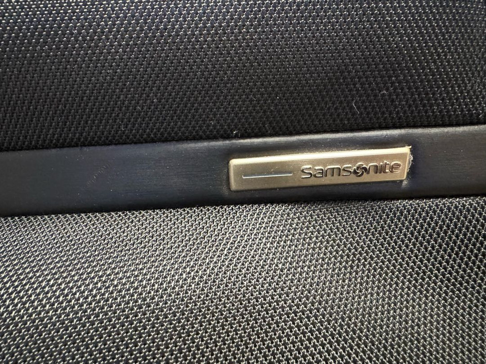 소지섭착용 샘소나이트 비즈니스 백팩 통근가방 노트북 수납가능 이미지