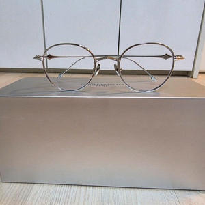 젠틀몬스터 EP 02 안경 이미지