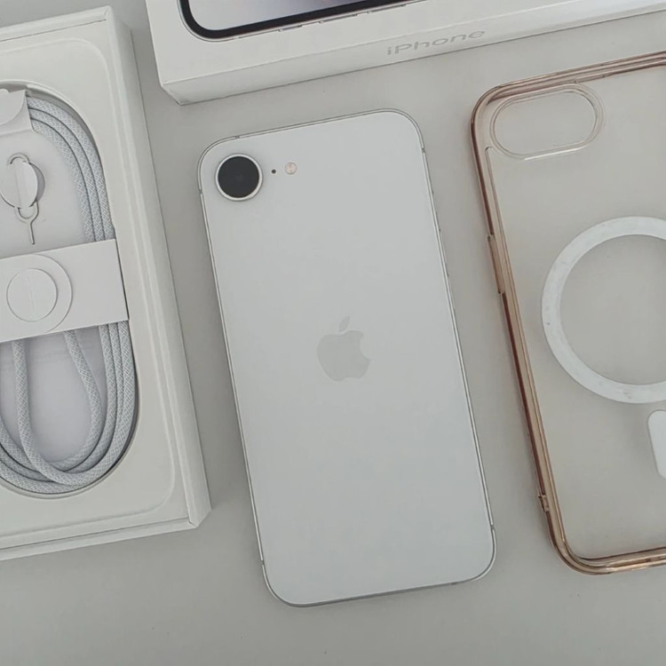 아이폰16e 256GB 자급제 이미지