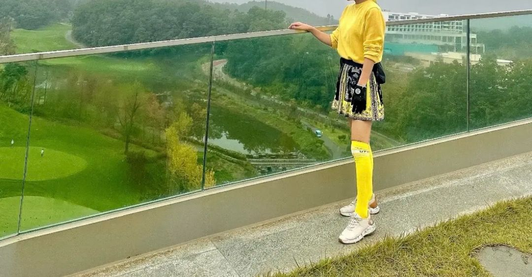 오뗄생트로페 여성골프의류 옐로우 스웻니트 S 이미지