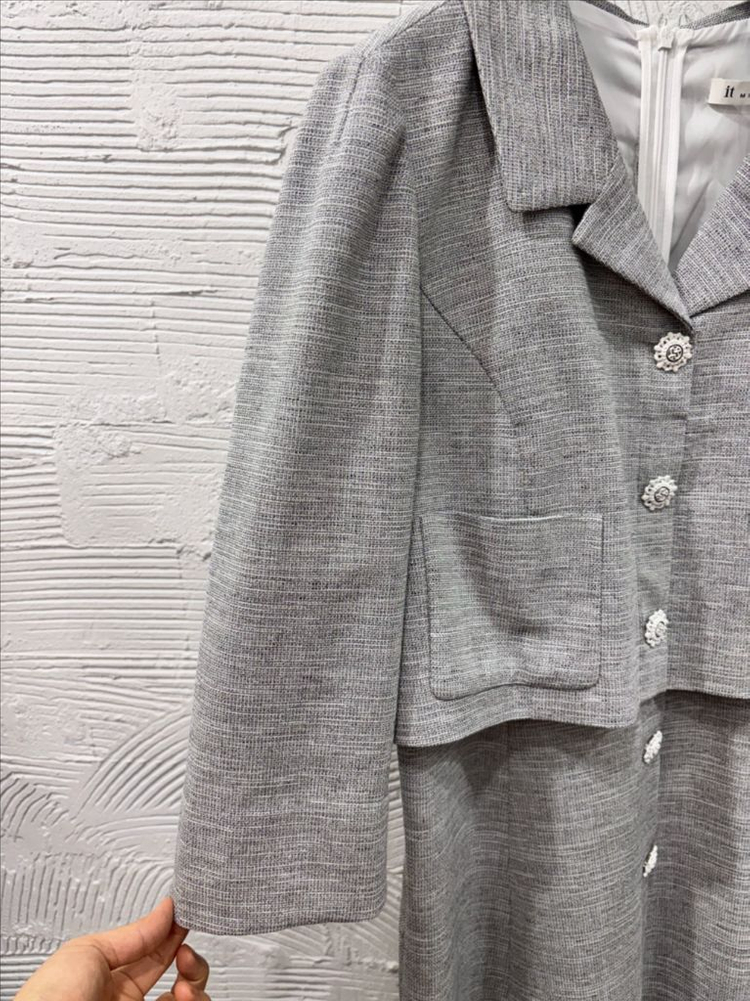 잇미샤 그레이 카라 원피스 이미지