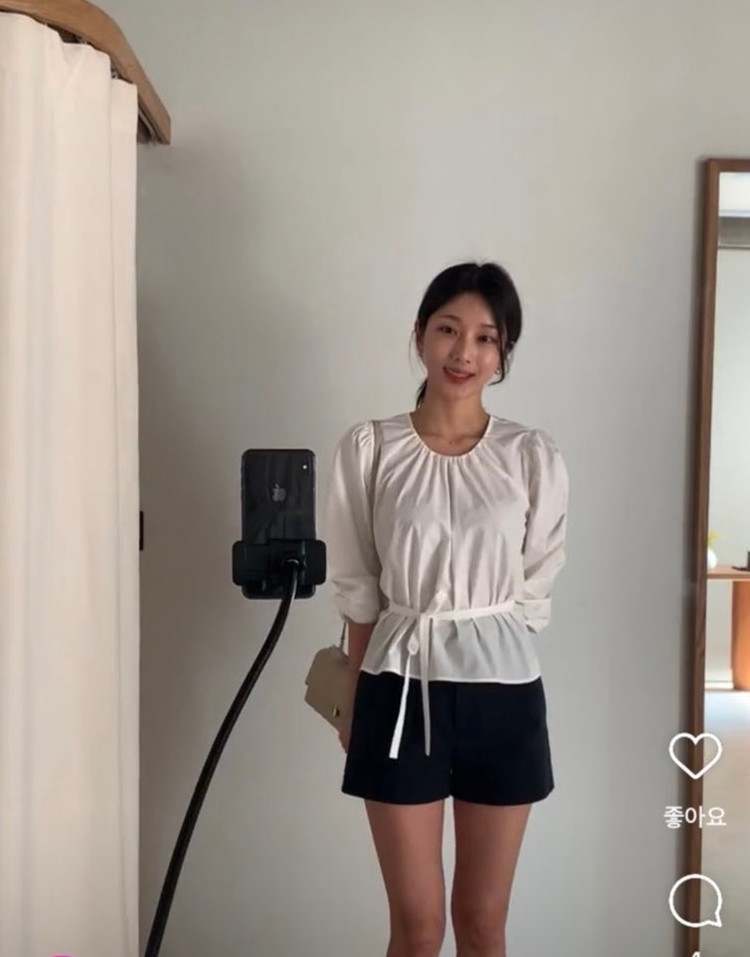 시에 캐런 벨티드 셔링 블라우스 화이트 f 이미지