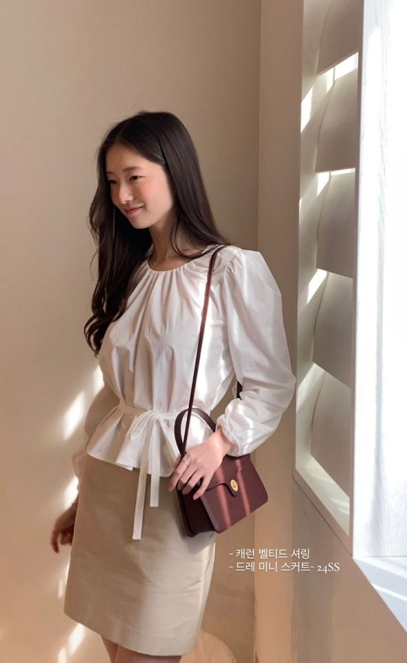 시에 캐런 벨티드 셔링 블라우스 화이트 f 이미지