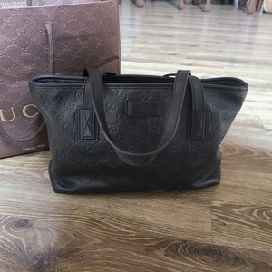 구찌 마이크로시마 숄더백 레더토트백쇼퍼백크로스백아바백팩버킷백루이비통디올셀린느프라다생로랑샤넬에르메스 이미지