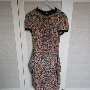 잇미샤 무늬 원피스 이미지