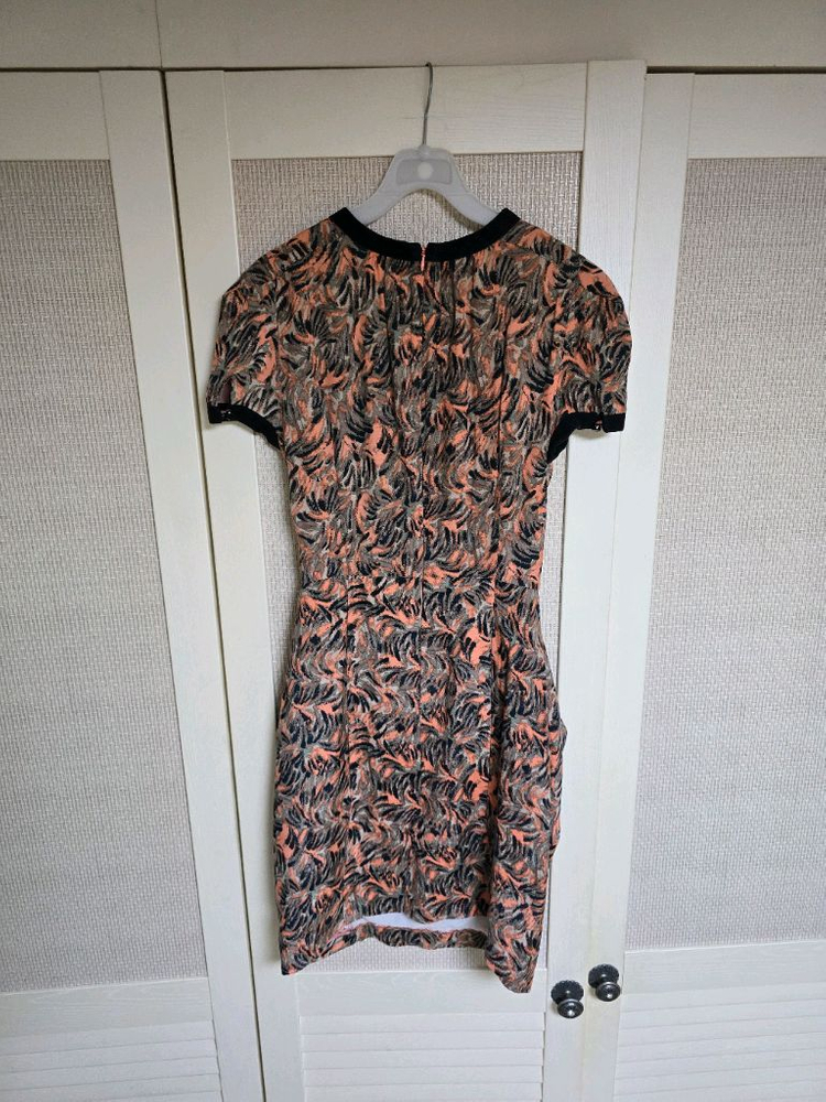 잇미샤 무늬 원피스 이미지