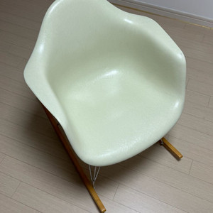 비트라 임스체어 락킹 파이버글라스 (허먼밀러) 이미지