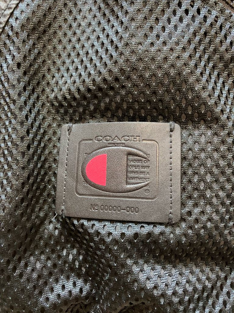 코치 챔피온 바람막이 이미지