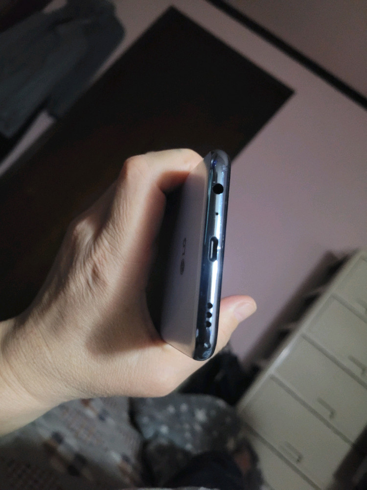 LG Q61 화이트 64GB 부품용으로 팝니다 이미지