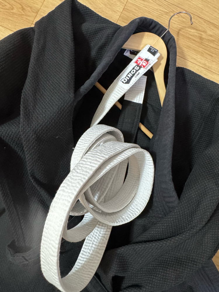 다이노스기 주짓수 도복 검정 A2+흰띠 이미지