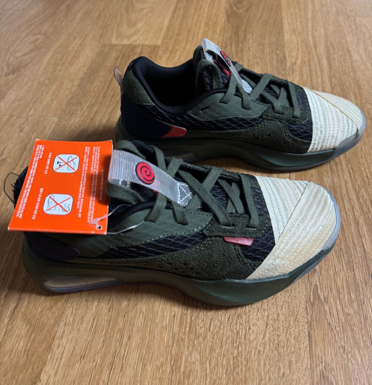 [235] 나이키 조던 X 나루토 에어 200E 운동화 이미지