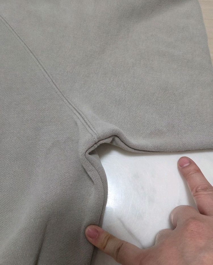 피오갓에센셜 크루넥 스웻셔츠 이미지