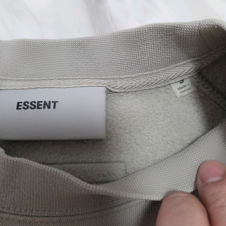 피오갓에센셜 크루넥 스웻셔츠 이미지