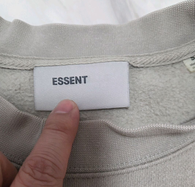 피오갓에센셜 크루넥 스웻셔츠 이미지