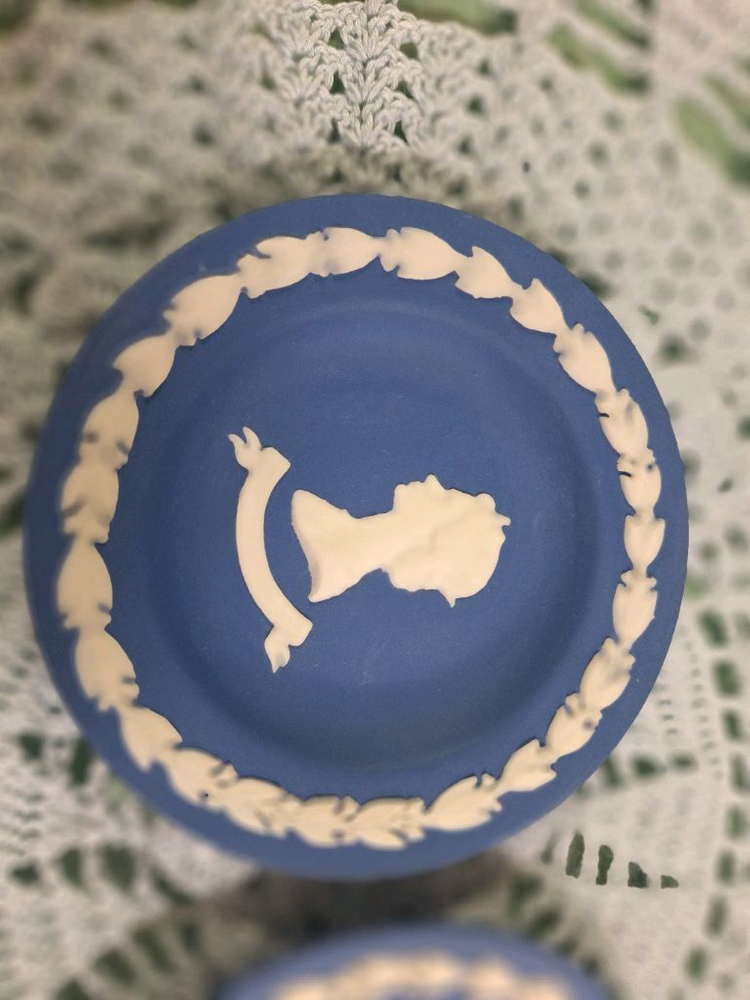 웨지니아 빈티지 도자기 접시 세트 이미지