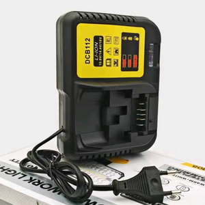 디월트 배터리 호환 충전기 이미지