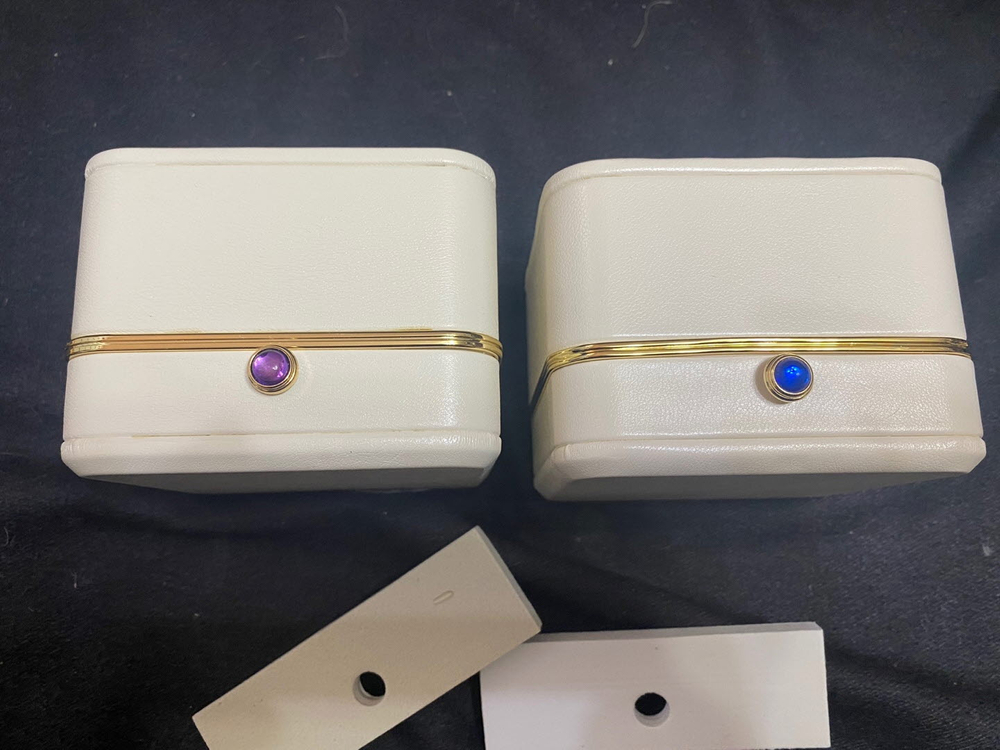 부쉐론케이스 판매합니다 이미지