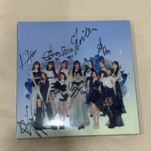 아이즈원 HEART*IZ 비올레타 친필 사인 앨범 이미지