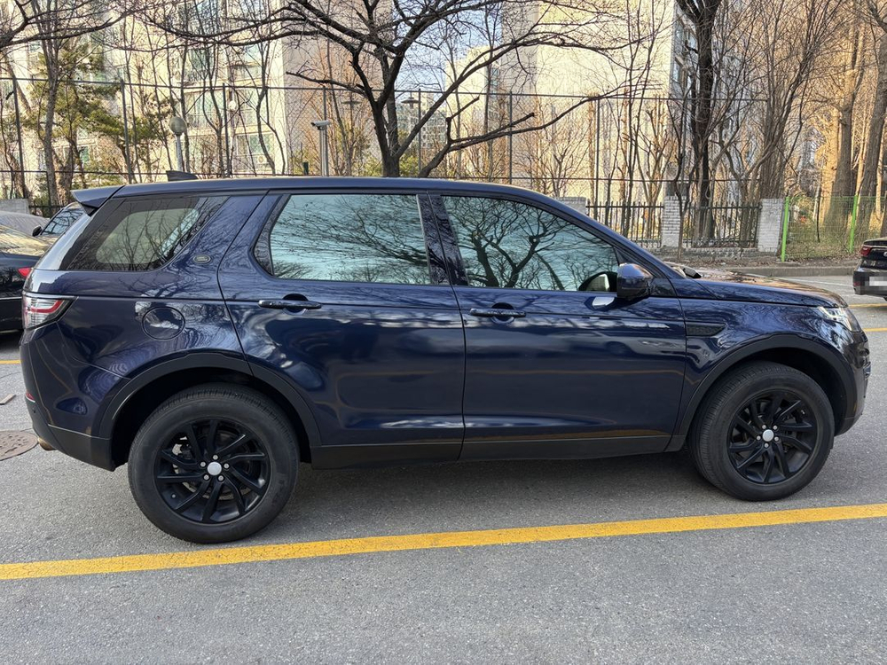 [랜드로버] 디스커버리 스포츠 2.0 TD4 SE 2017년식 이미지