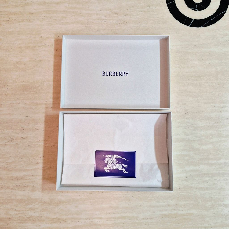 [백화점정품]버버리 박스+쇼핑백+리본+속지 풀구성품,버버리 가방,버버리 지갑,버버리 패딩,버버리 이미지