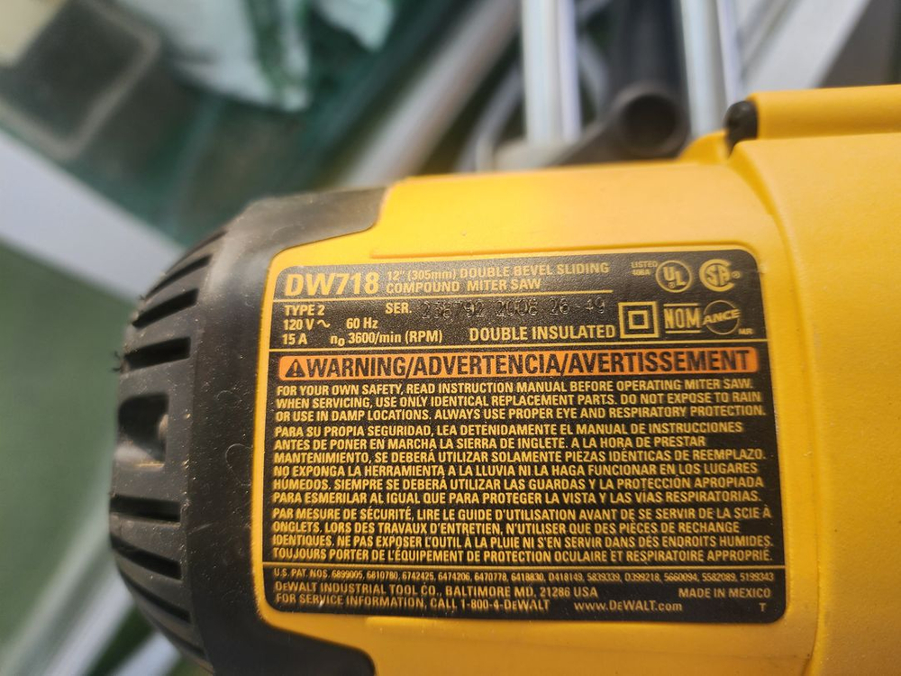 슬라이딩 각도절단기 이미지