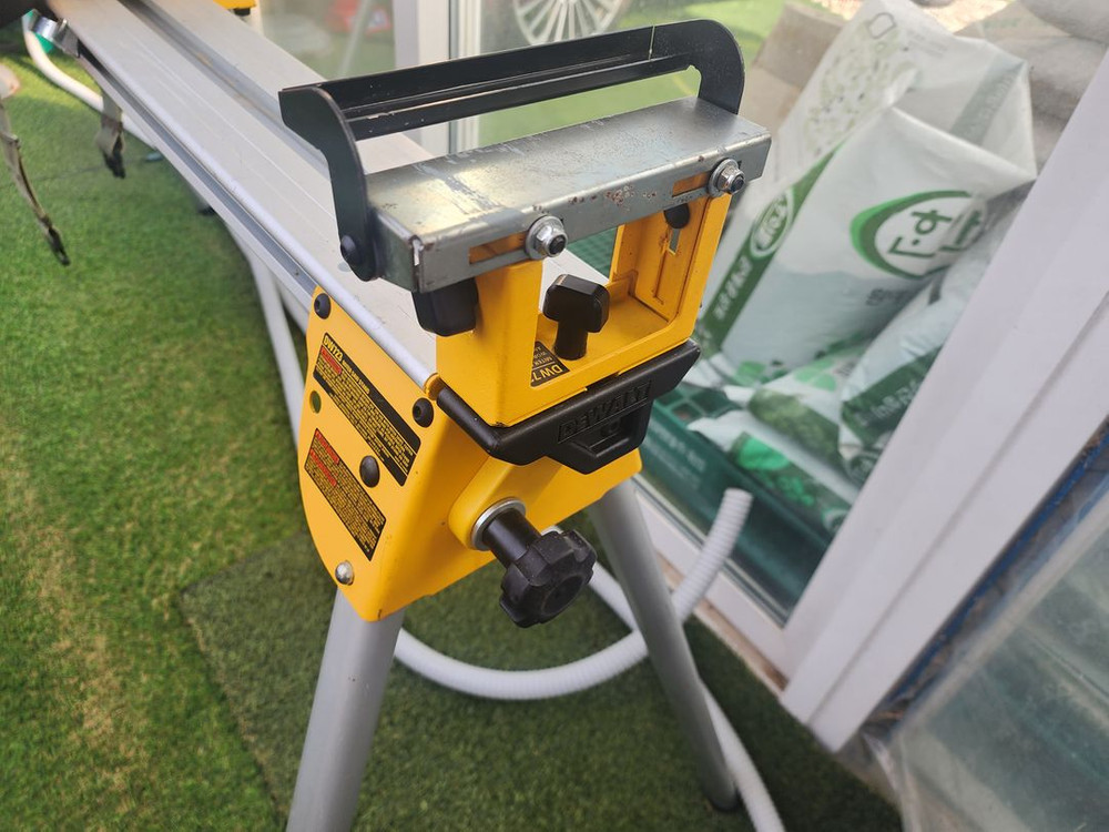 슬라이딩 각도절단기 이미지