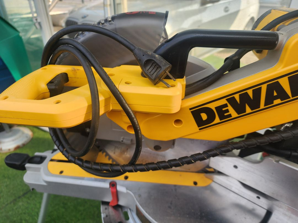 슬라이딩 각도절단기 이미지