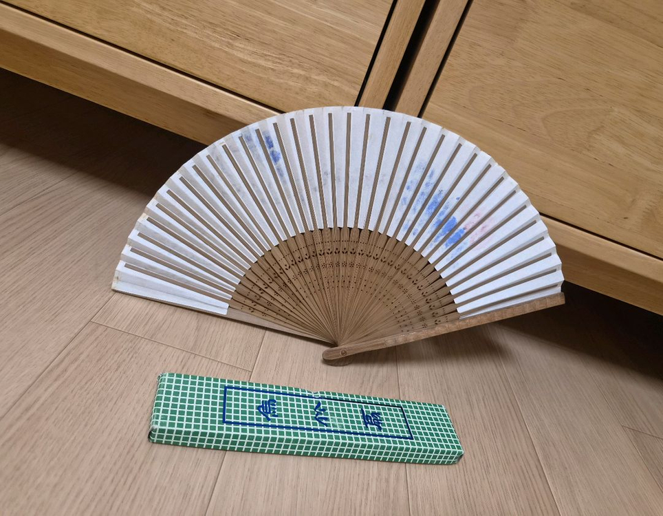 고급 전통 접이식 부채 (해와 소나무) 이미지