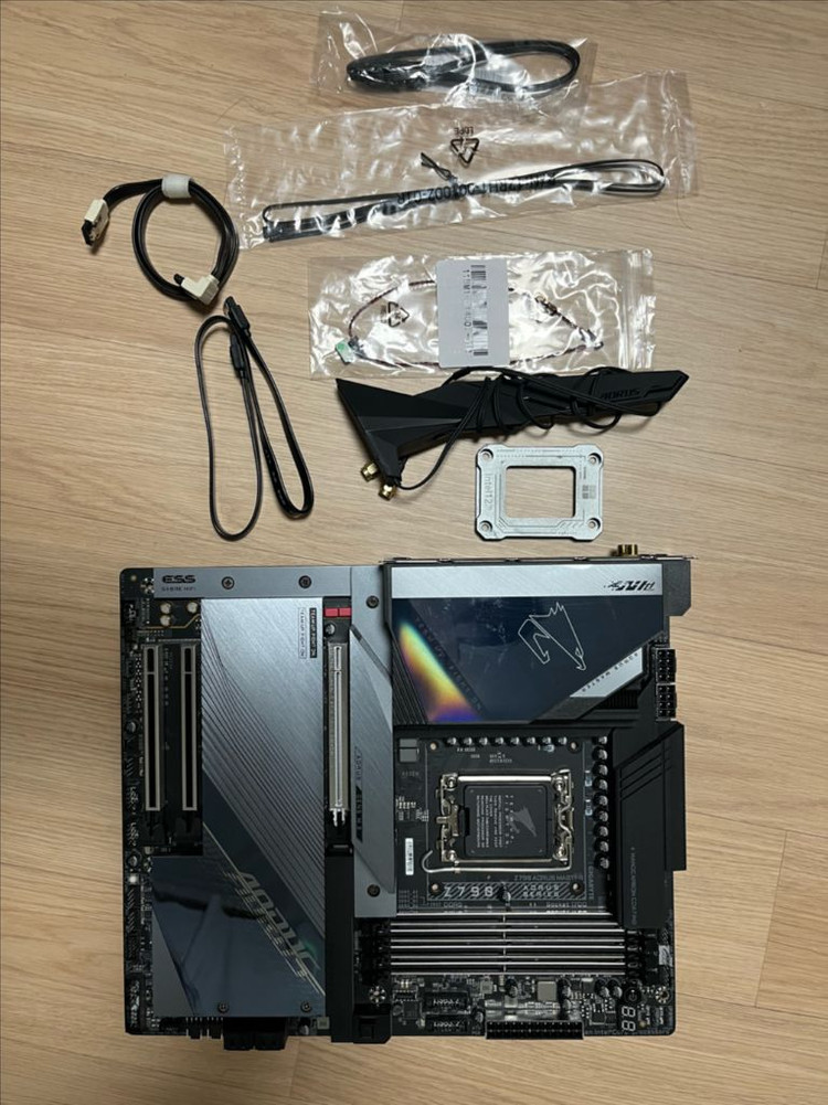 기가바이트 Z790 어로스마스터 팝니다 이미지