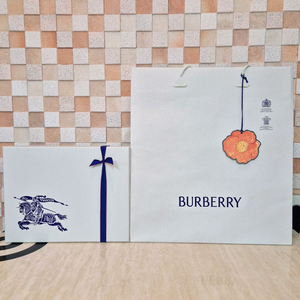 [백화점정품]버버리 가방 박스+쇼핑백+리본+속지 풀구성품,버버리 가방,버버리 지갑,버버리 패딩,버버리 박스,버버리 이미지