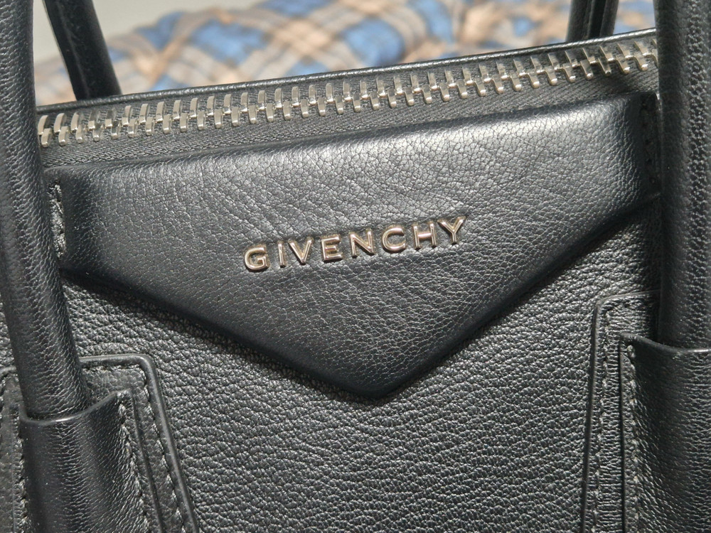 지방시 안티고나 고트스킨 토트백 이미지