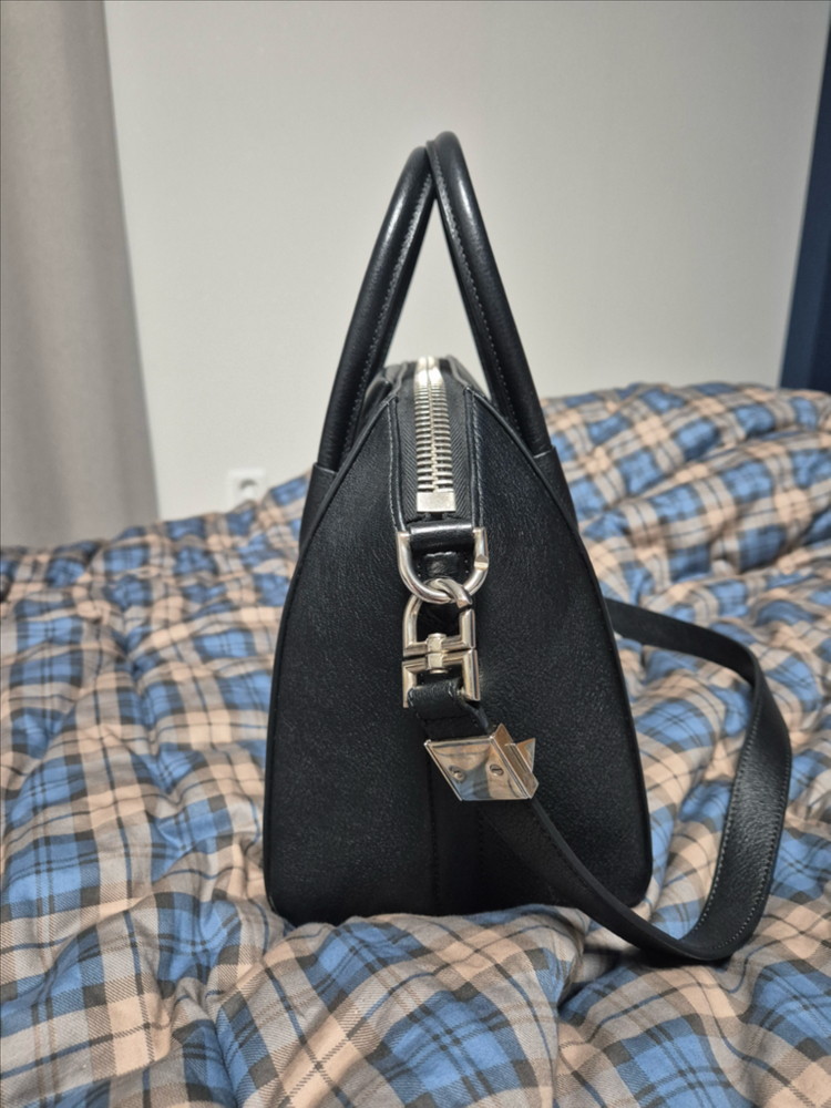 지방시 안티고나 고트스킨 토트백 이미지