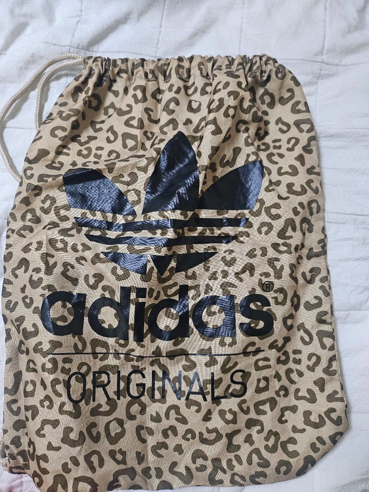 아디다스 강아지 프린트 드로스트링 백팩 이미지