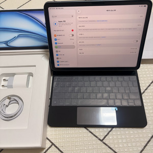 3월구매 아이패드 에어 m3 11인치 7세대 128기가 블루 와이파이 풀박스+투키키보드 이미지