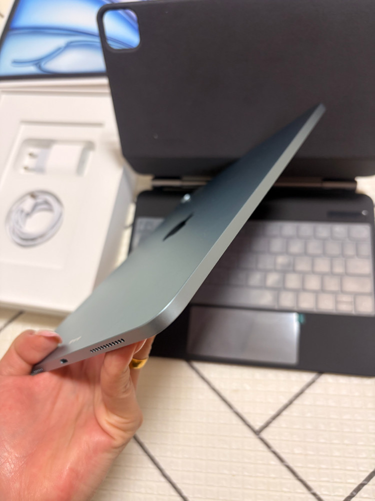 3월구매 아이패드 에어 m3 11인치 7세대 128기가 블루 와이파이 풀박스+투키키보드 이미지