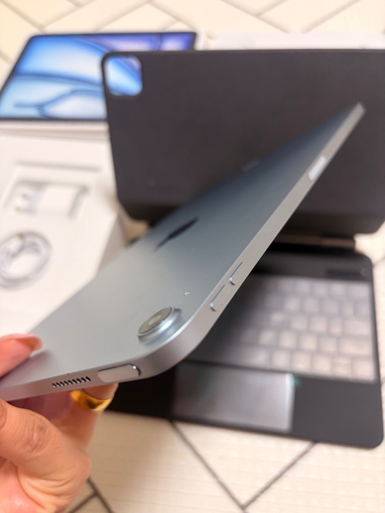 3월구매 아이패드 에어 m3 11인치 7세대 128기가 블루 와이파이 풀박스+투키키보드 이미지