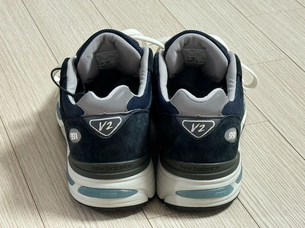 뉴발란스 991 V2 네이비 260 이미지