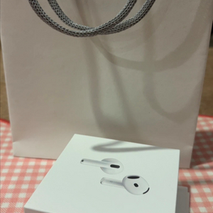 애플 에어팟 4 액티브 노이즈 캔슬링 미개봉 새상품 이미지