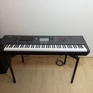 야마하 몽타주 8 MONTAGE8 신디사이저 88건반 이미지