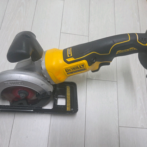 디월트 정품 원형톱 DCS571 이미지