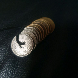 옛날 일본 10전 동전 묶음 이미지