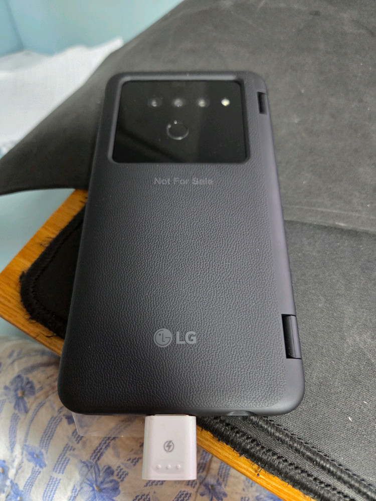 LG. V50 스마트폰 이미지